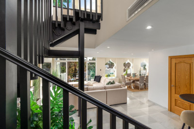 4 Bedroom Penthouse Duplex in Puerto Banús - Image 2