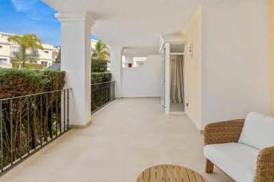 3 Bedroom Middle Floor Apartment in Nueva Andalucía - Image 2