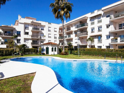 2 Bedroom Middle Floor Apartment in Nueva Andalucía - Image 1