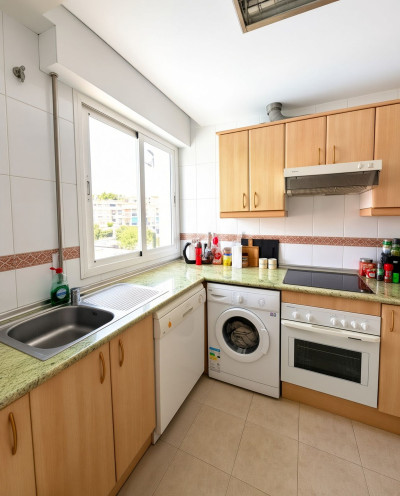 2 Bedroom Middle Floor Apartment in Nueva Andalucía - Image 5