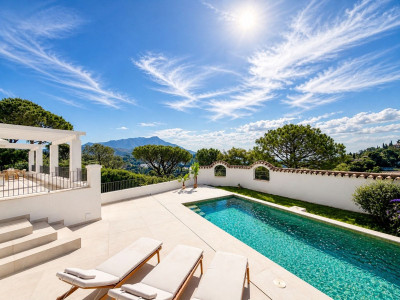 5 Bedroom Detached Villa in El Madroñal - Image 1