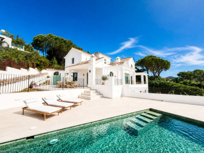 5 Bedroom Detached Villa in El Madroñal - Image 2