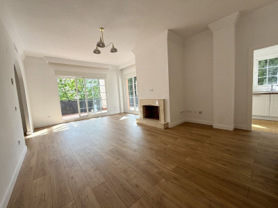 3 Bedroom Top Floor Apartment in Nueva Andalucía - Image 2