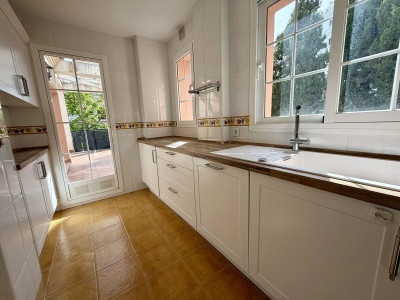 3 Bedroom Top Floor Apartment in Nueva Andalucía - Image 4
