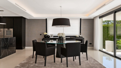 7 Bedroom Detached Villa in Nueva Andalucía - Image 4