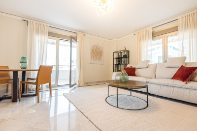 2 Bedroom Middle Floor Apartment in Puerto Banús - Image 4