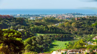 3 Bedroom Middle Floor Apartment in La Quinta - Image 1