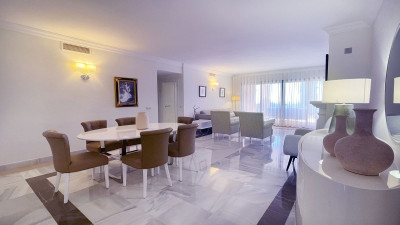 3 Bedroom Middle Floor Apartment in La Quinta - Image 5