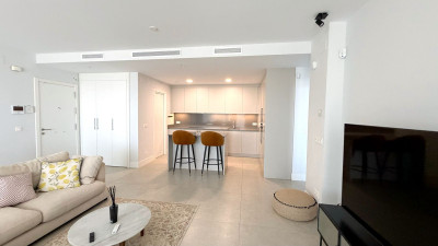 2 Bedroom Middle Floor Apartment in La Quinta - Image 2
