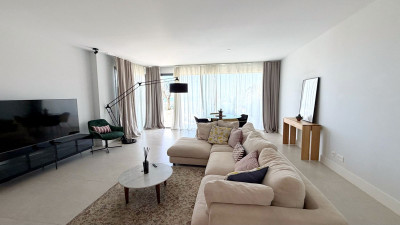 2 Bedroom Middle Floor Apartment in La Quinta - Image 5