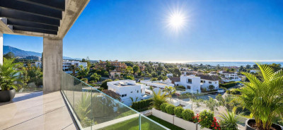 4 Bedroom Detached Villa in Nueva Andalucía - Image 3