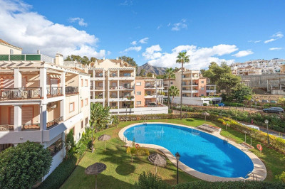 2 Bedroom Middle Floor Apartment in Nueva Andalucía