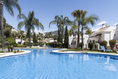2 Bedroom Top Floor Apartment in Nueva Andalucía - Image 1