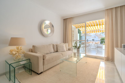 2 Bedroom Top Floor Apartment in Nueva Andalucía - Image 5