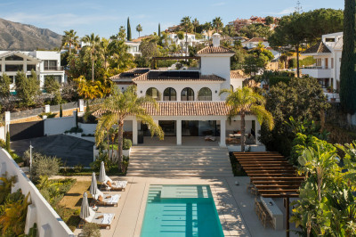 6 Bedroom Detached Villa in Nueva Andalucía - Image 5
