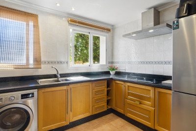 4 Bedroom Penthouse Duplex in Nueva Andalucía - Image 3