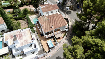 9 Bedroom Semi-Detached House in Nueva Andalucía - Image 3