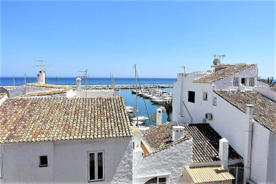 2 Bedroom Middle Floor Apartment in Puerto Banús