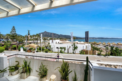 1 Bedroom Middle Floor Apartment in Puerto Banús - Image 2
