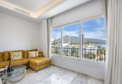 2 Bedroom Top Floor Apartment in Puerto Banús