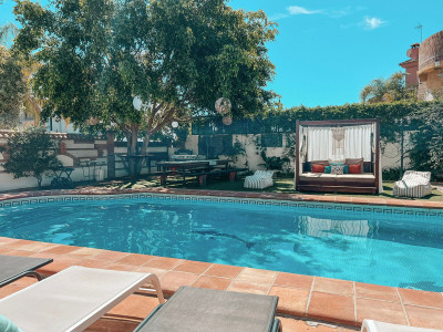 5 Bedroom Detached Villa in Nueva Andalucía - Image 1