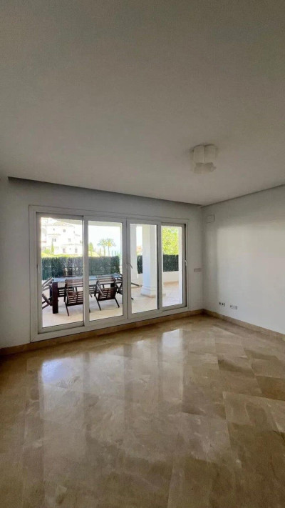 2 Bedroom Middle Floor Apartment in Nueva Andalucía - Image 4