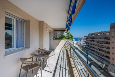 2 Bedroom Middle Floor Apartment in Puerto Banús - Image 1