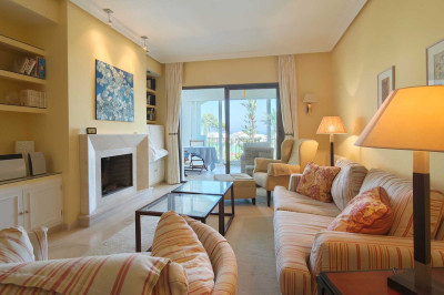 2 Bedroom Middle Floor Apartment in Nueva Andalucía - Image 3