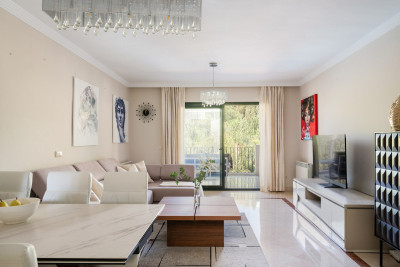 3 Bedroom Middle Floor Apartment in Nueva Andalucía