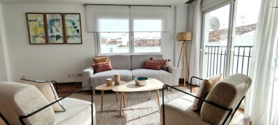 2 Bedroom Middle Floor Apartment in Puerto Banús - Image 4