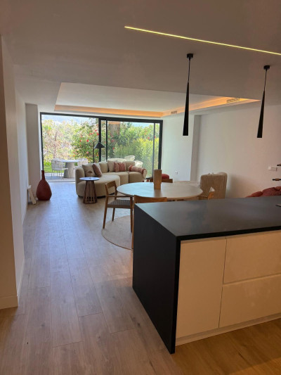 1 Bedroom Ground Floor Apartment in Nueva Andalucía - Image 3