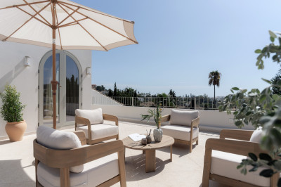 4 Bedroom Detached Villa in Nueva Andalucía - Image 1