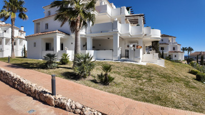 2 Bedroom Middle Floor Apartment in Nueva Andalucía - Image 5