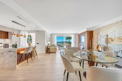 4 Bedroom Middle Floor Apartment in Nueva Andalucía - Image 2