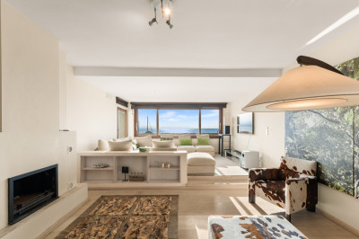 2 Bedroom Middle Floor Apartment in Puerto Banús - Image 3