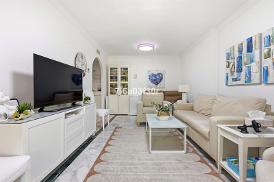 2 Bedroom Middle Floor Apartment in Puerto Banús - Image 2