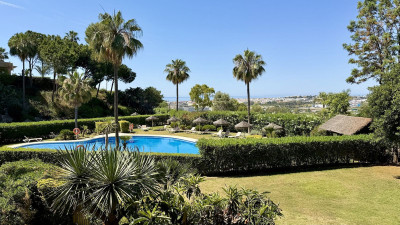 3 Bedroom Middle Floor Apartment in Nueva Andalucía - Image 4