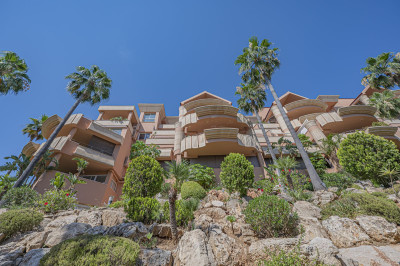 2 Bedroom Middle Floor Apartment in Nueva Andalucía - Image 4