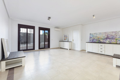 2 Bedroom Ground Floor Apartment in Nueva Andalucía - Image 2