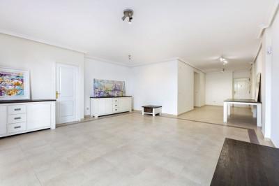 2 Bedroom Ground Floor Apartment in Nueva Andalucía - Image 3