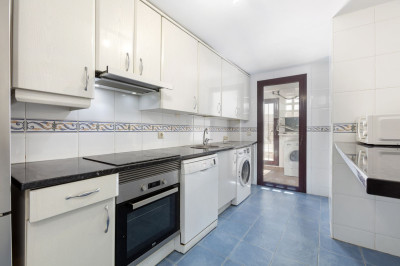 2 Bedroom Ground Floor Apartment in Nueva Andalucía - Image 5