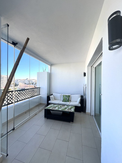 2 Bedroom Middle Floor Apartment in Puerto Banús - Image 4