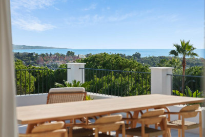 6 Bedroom Detached Villa in Nueva Andalucía - Image 4
