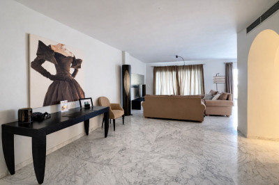3 Bedroom Penthouse Duplex in Puerto Banús - Image 5