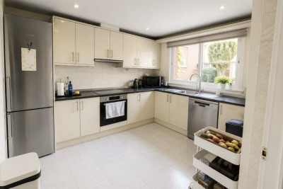 3 Bedroom Townhouse in Nueva Andalucía - Image 3