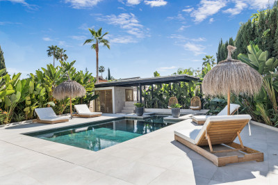 6 Bedroom Detached Villa in Nueva Andalucía - Image 2