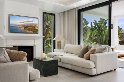 6 Bedroom Detached Villa in Nueva Andalucía - Image 5