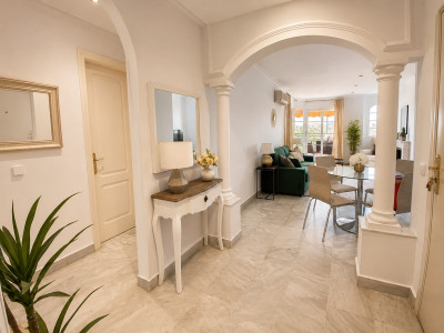 2 Bedroom Middle Floor Apartment in Nueva Andalucía - Image 3