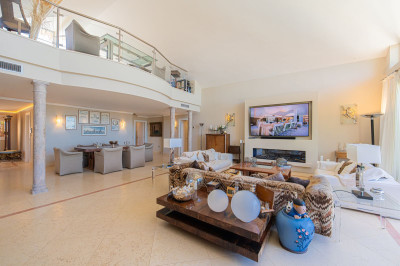 3 Bedroom Penthouse Duplex in Nueva Andalucía - Image 4
