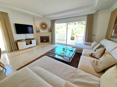 3 Bedroom Penthouse Duplex in Nueva Andalucía - Image 4